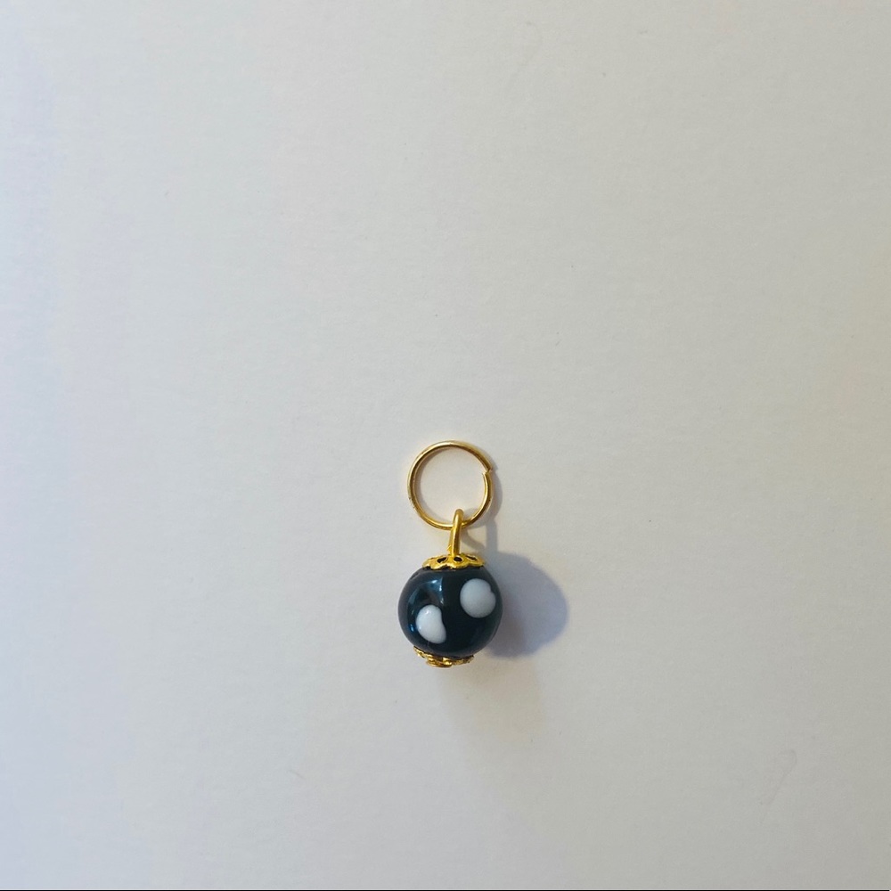 Small single Conta di odjo bead